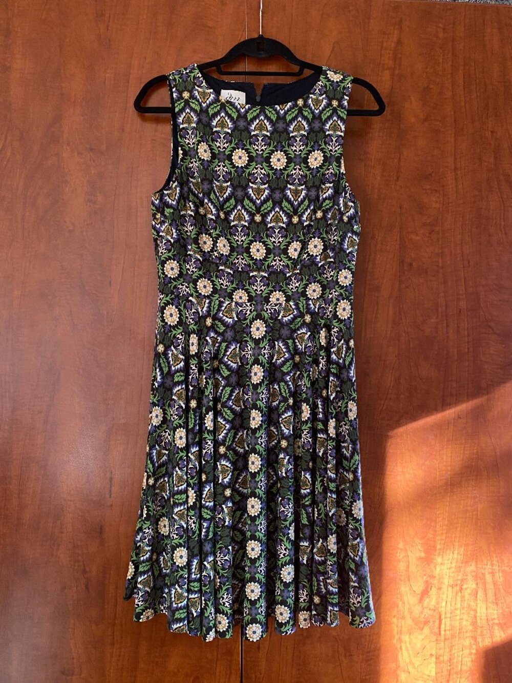 Floral fitted sleeveless dress